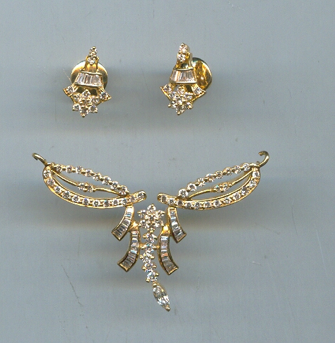 DIAMOND FULL SET PENDENT FANCY