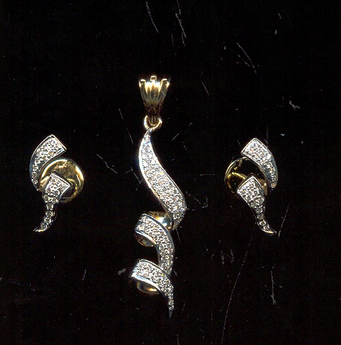 DIAMOND FULL SET PENDENT FANCY
