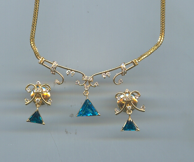 DIAMOND FULL SET PENDENT FANCY