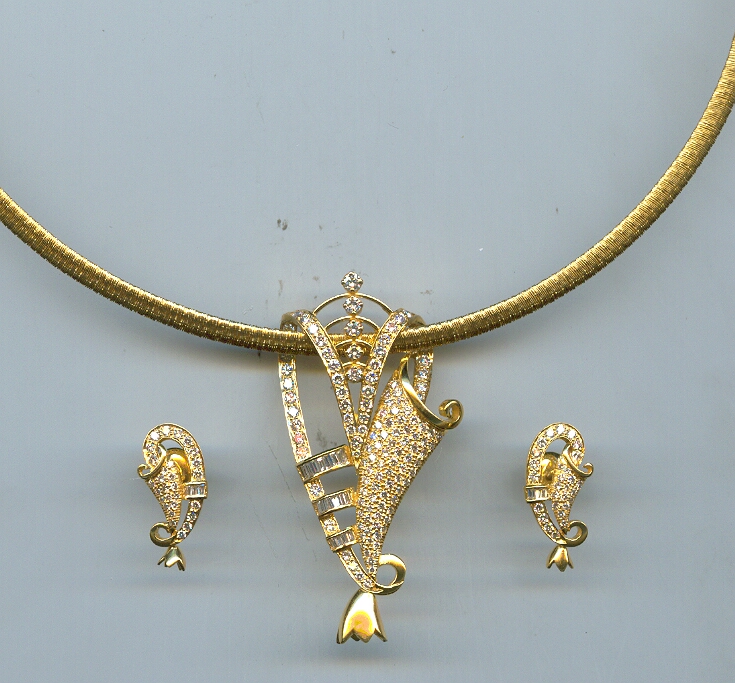 DIAMOND FULL SET PENDENT FANCY
