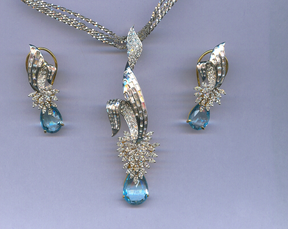 DIAMOND FULL SET PENDENT FANCY