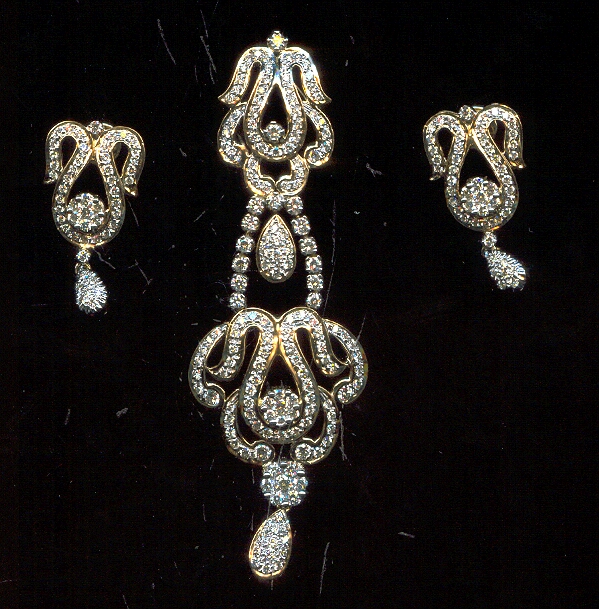 DIAMOND FULL SET PENDENT FANCY