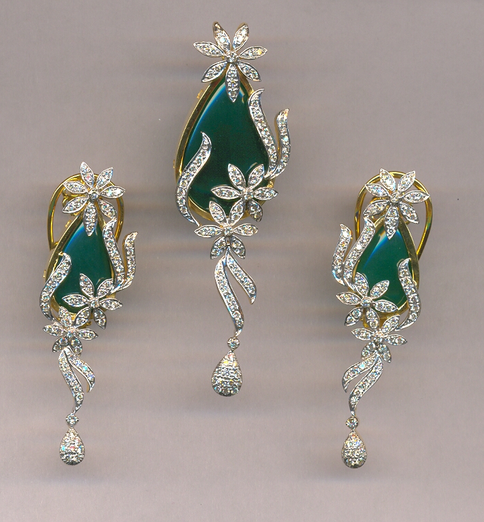 DIAMOND FULL SET PENDENT FANCY