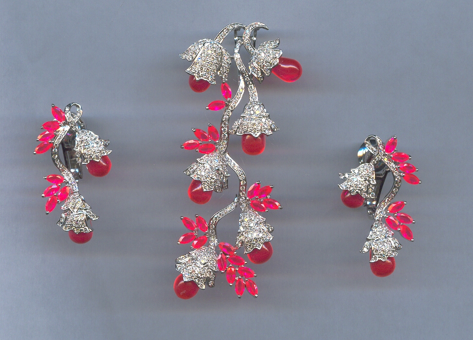 DIAMOND FULL SET PENDENT FANCY