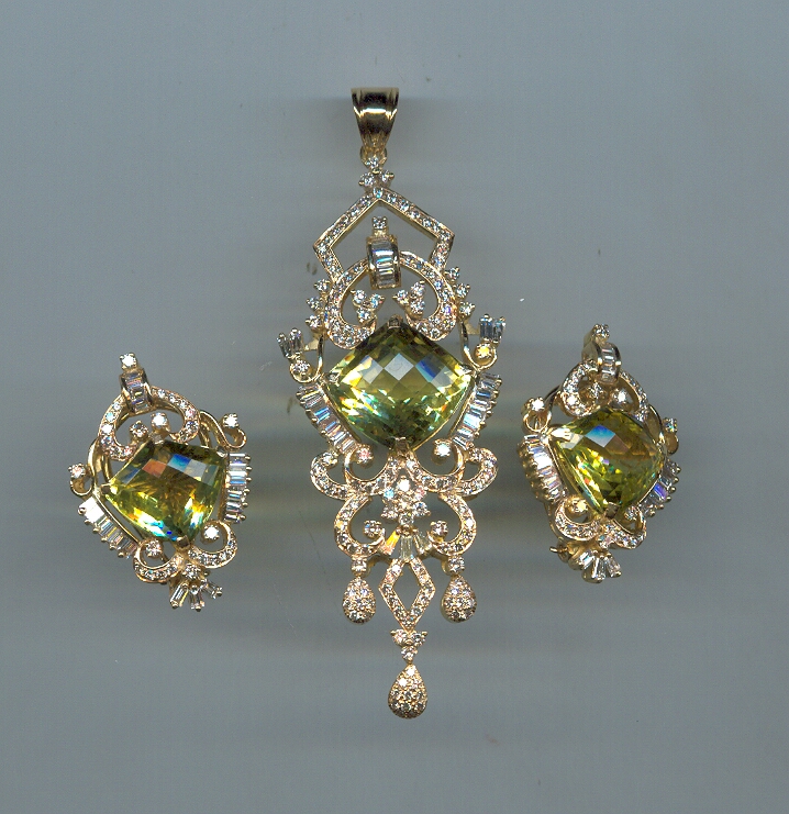 DIAMOND FULL SET PENDENT FANCY