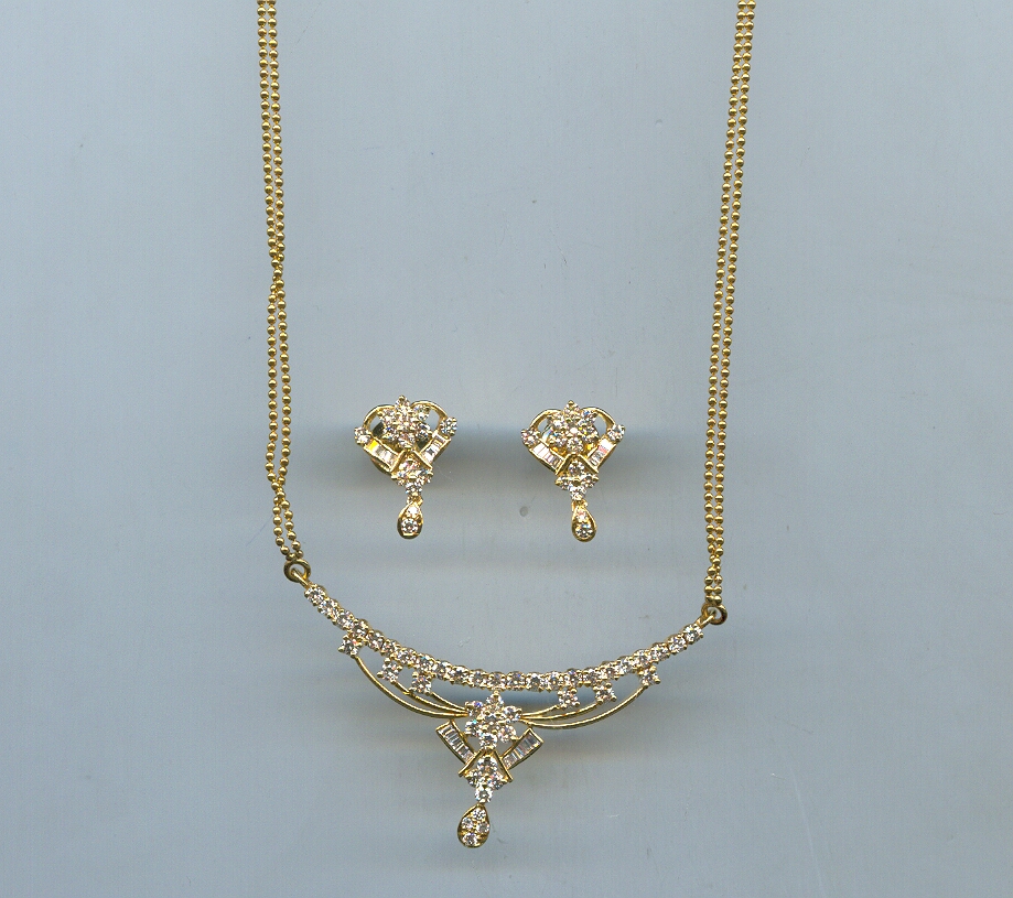 DIAMOND FULL SET PENDENT FANCY