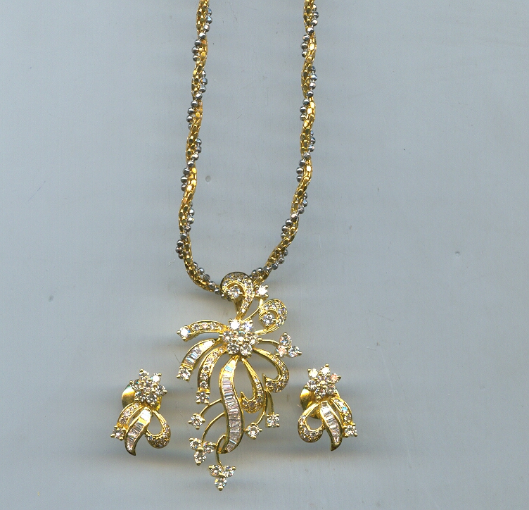 DIAMOND FULL SET PENDENT FANCY