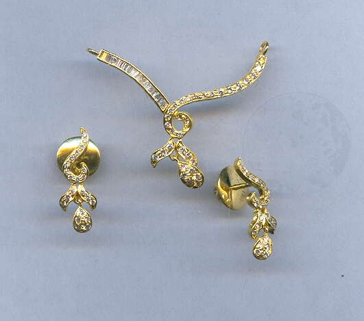 DIAMOND FULL SET PENDENT FANCY