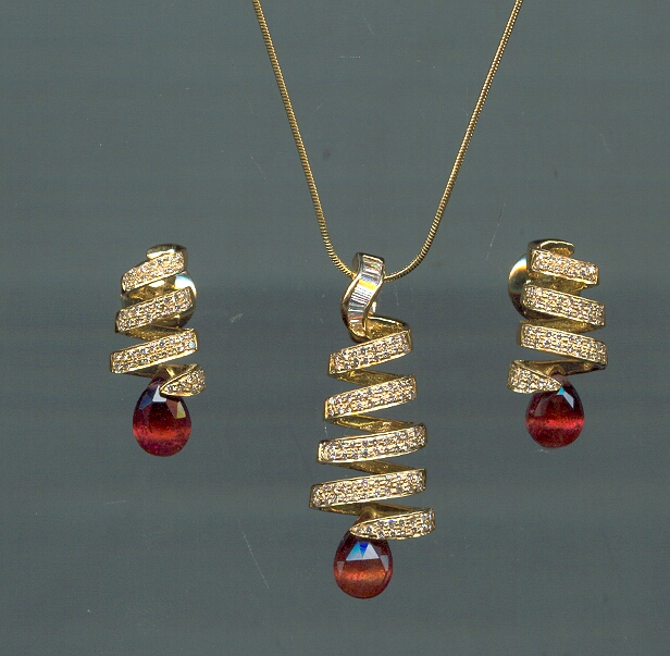 DIAMOND FULL SET PENDENT FANCY
