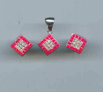 DIAMOND FULL SET PENDENT FANCY
