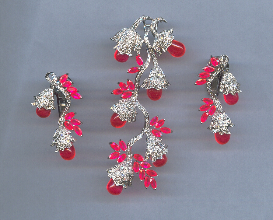 DIAMOND FULL SET PENDENT FANCY