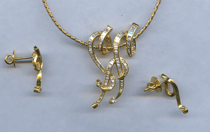 DIAMOND FULL SET PENDENT FANCY
