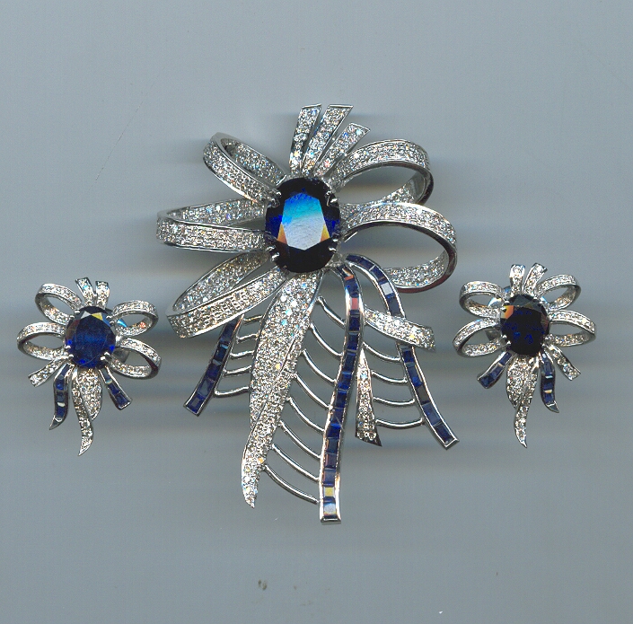 DIAMOND FULL SET PENDENT FANCY