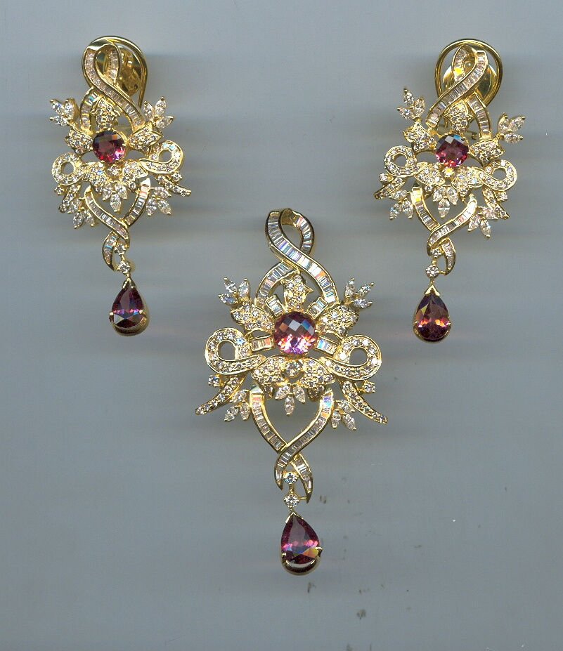 DIAMOND FULL SET PENDENT FANCY