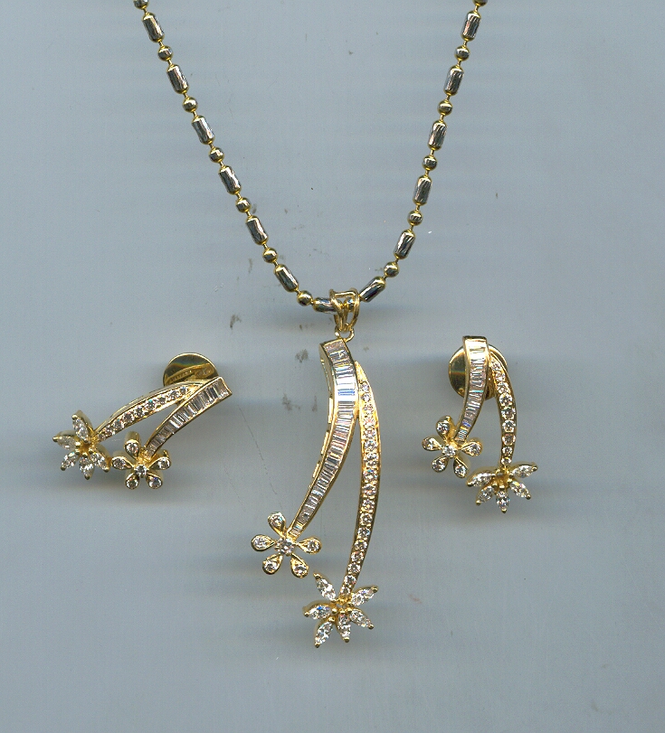 DIAMOND FULL SET PENDENT FANCY