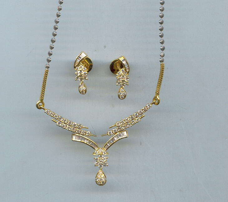 DIAMOND FULL SET PENDENT FANCY