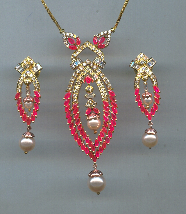 DIAMOND FULL SET PENDENT FANCY