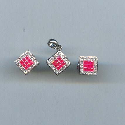 DIAMOND FULL SET PENDENT FANCY