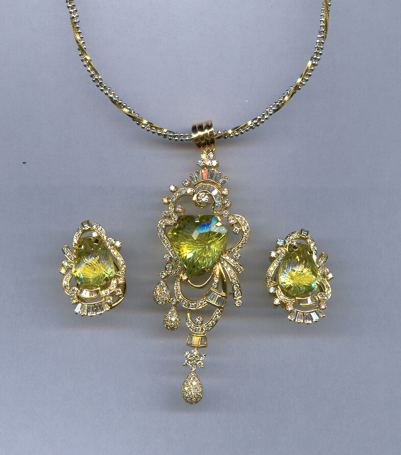 DIAMOND FULL SET PENDENT FANCY