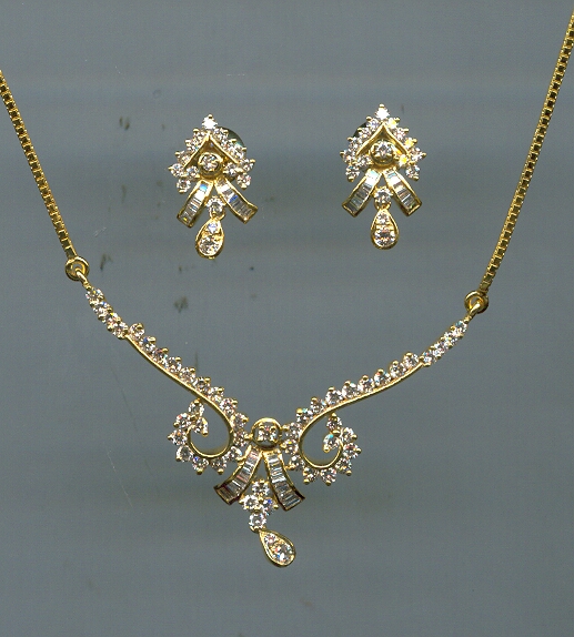 DIAMOND FULL SET PENDENT FANCY