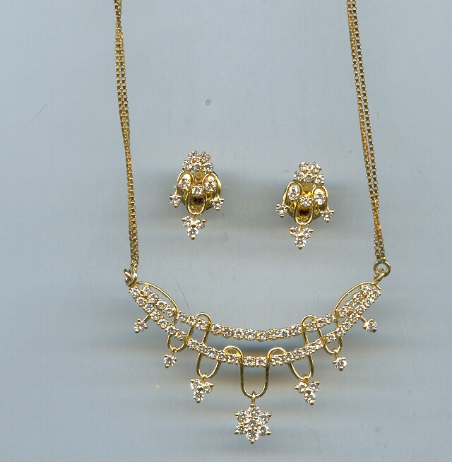 DIAMOND FULL SET PENDENT FANCY