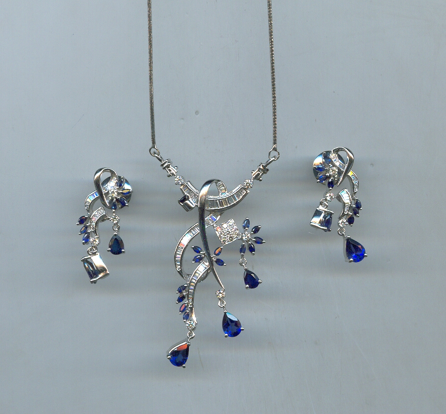 DIAMOND FULL SET PENDENT FANCY