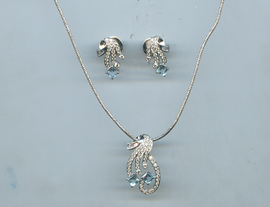 DIAMOND HALF SET LONG FANCY