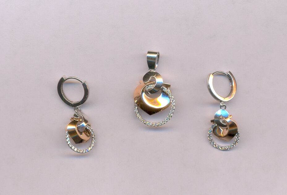 DIAMOND HALF SET PENDENT DESIGNER