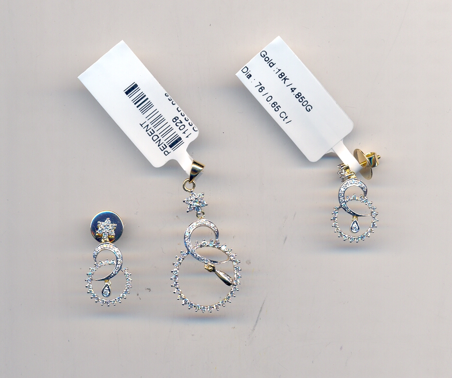 DIAMOND HALF SET PENDENT EXCLUSIVE