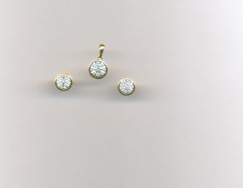 DIAMOND HALF SET PENDENT FANCY