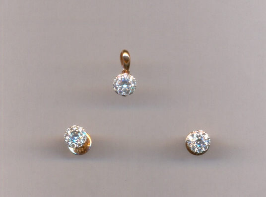DIAMOND HALF SET PENDENT FANCY