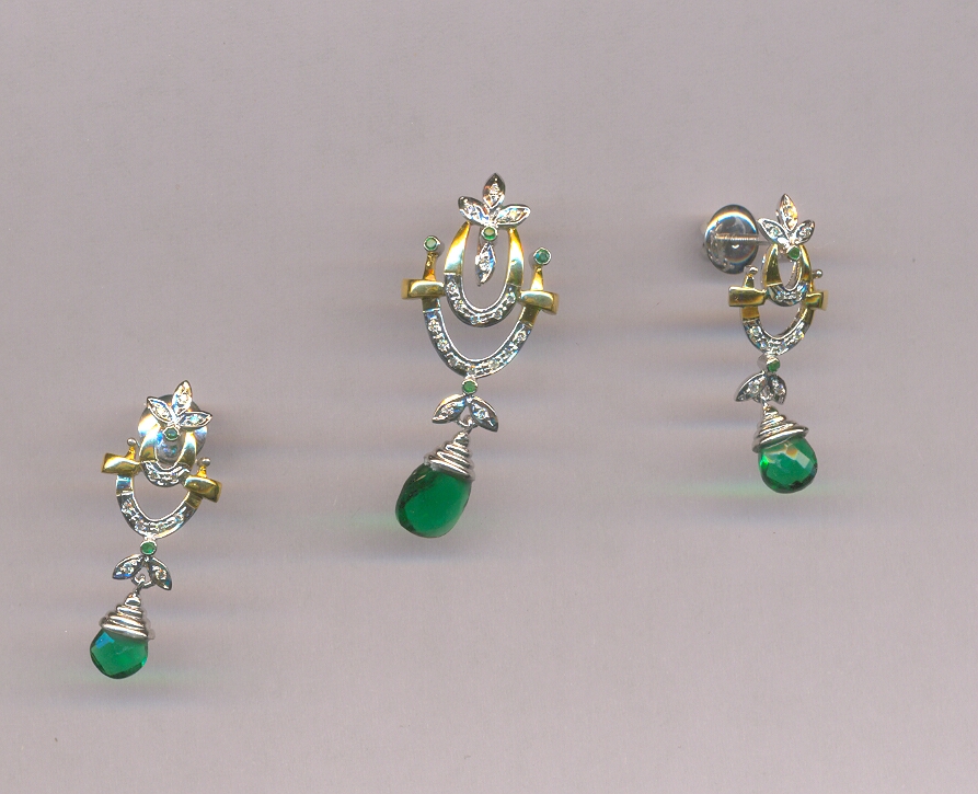 DIAMOND HALF SET PENDENT FANCY