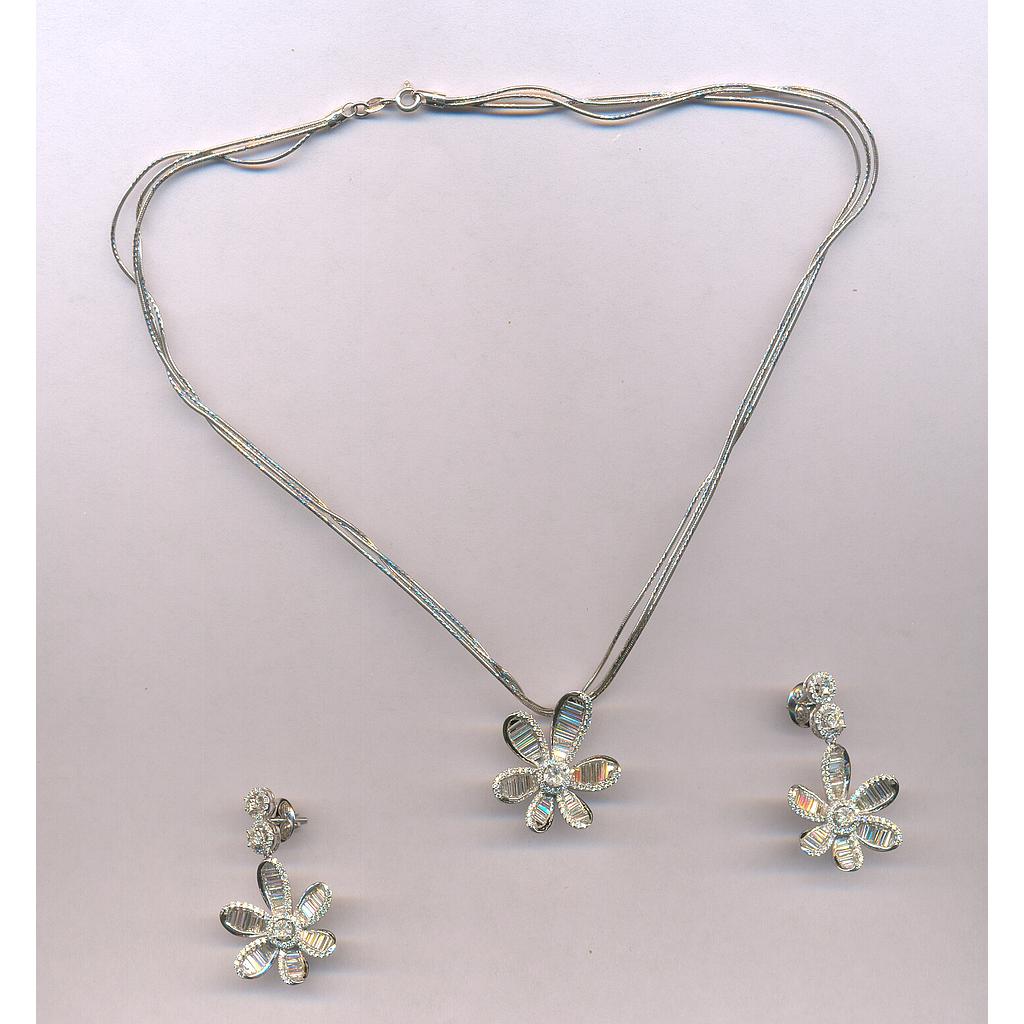 DIAMOND HALF SET PENDENT FANCY