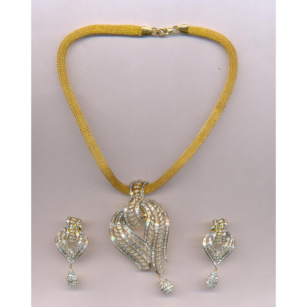 DIAMOND HALF SET PENDENT FANCY