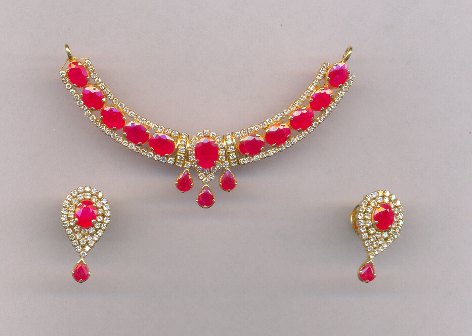 DIAMOND HALF SET PENDENT FANCY