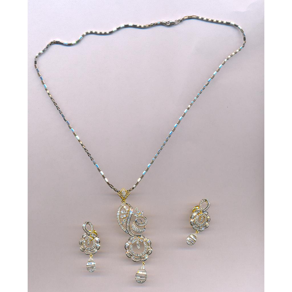 DIAMOND HALF SET PENDENT FANCY