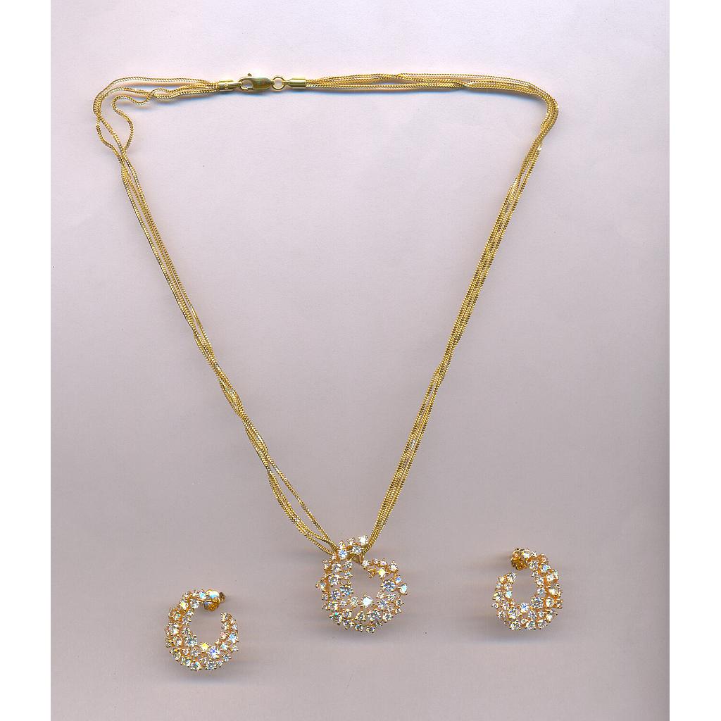 DIAMOND HALF SET PENDENT FANCY