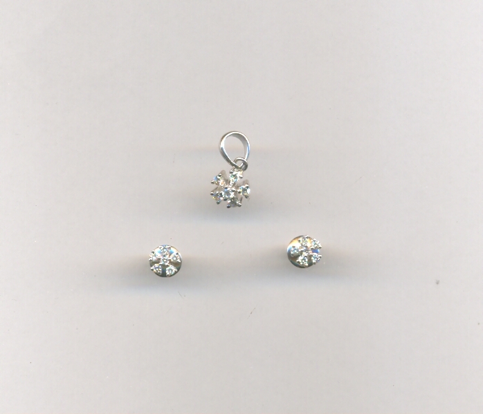 DIAMOND HALF SET PENDENT FANCY