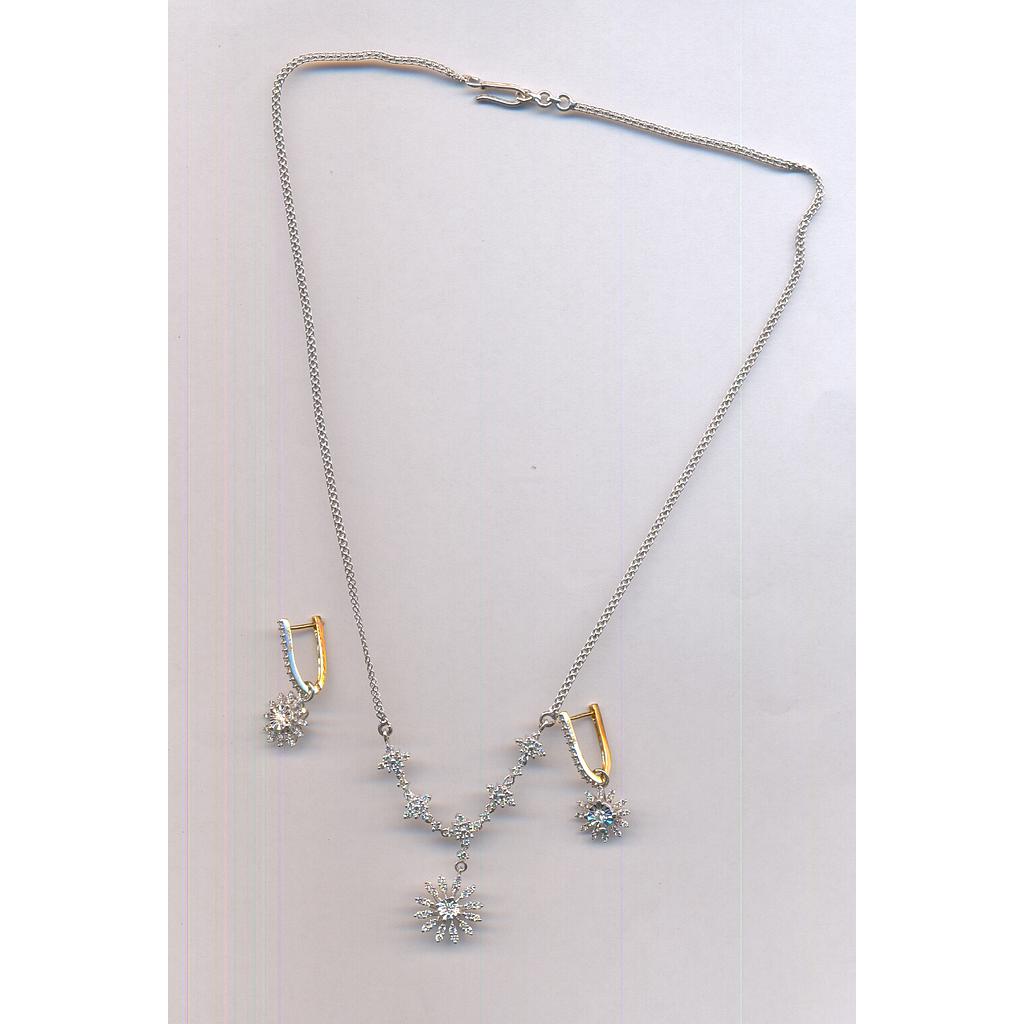 DIAMOND HALF SET PENDENT FANCY
