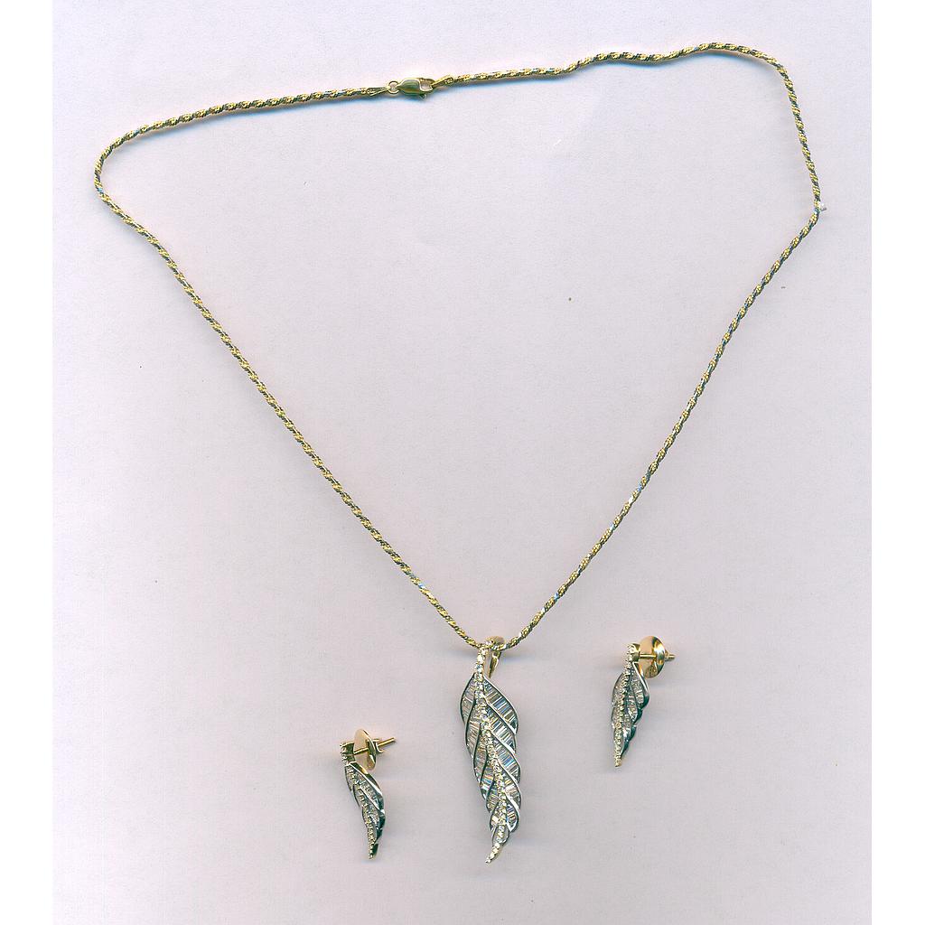 DIAMOND HALF SET PENDENT FANCY
