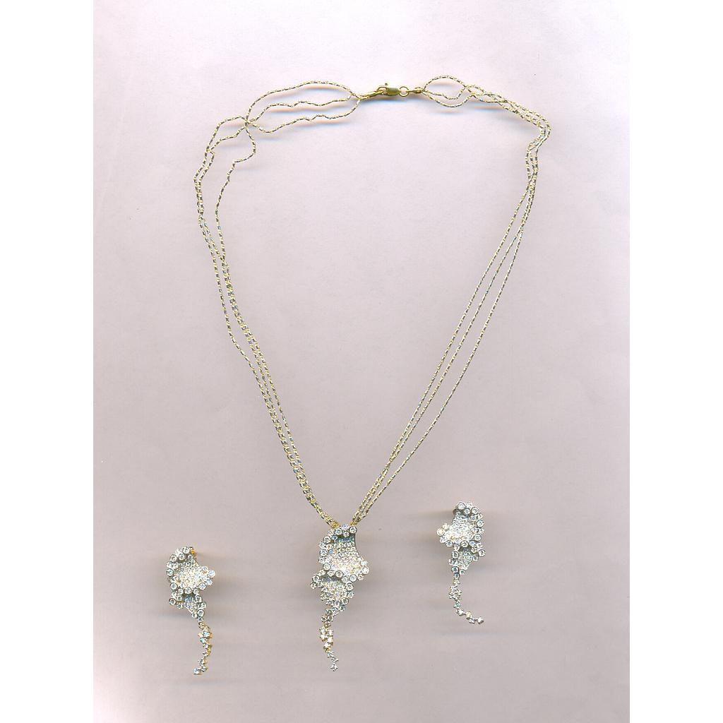 DIAMOND HALF SET PENDENT FANCY