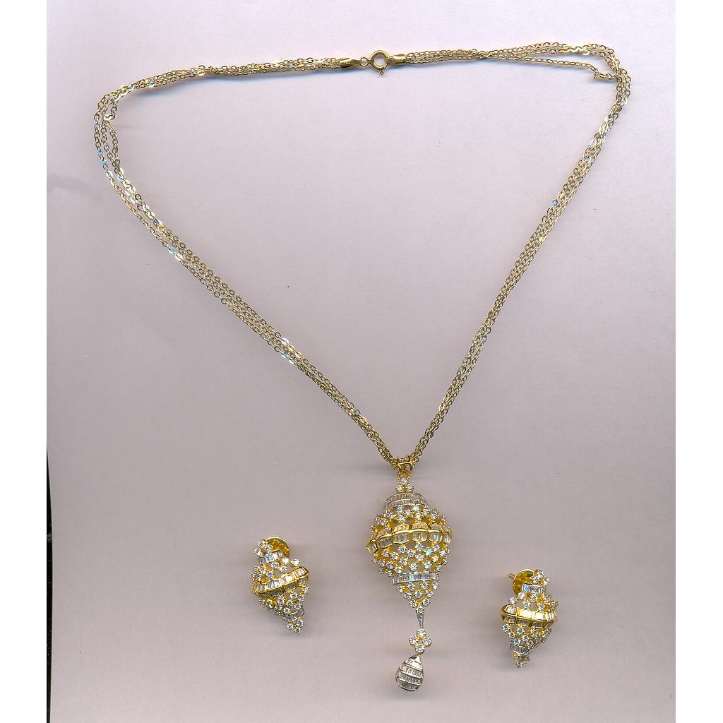 DIAMOND HALF SET PENDENT FANCY