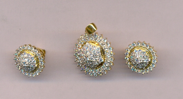 DIAMOND HALF SET PENDENT FANCY
