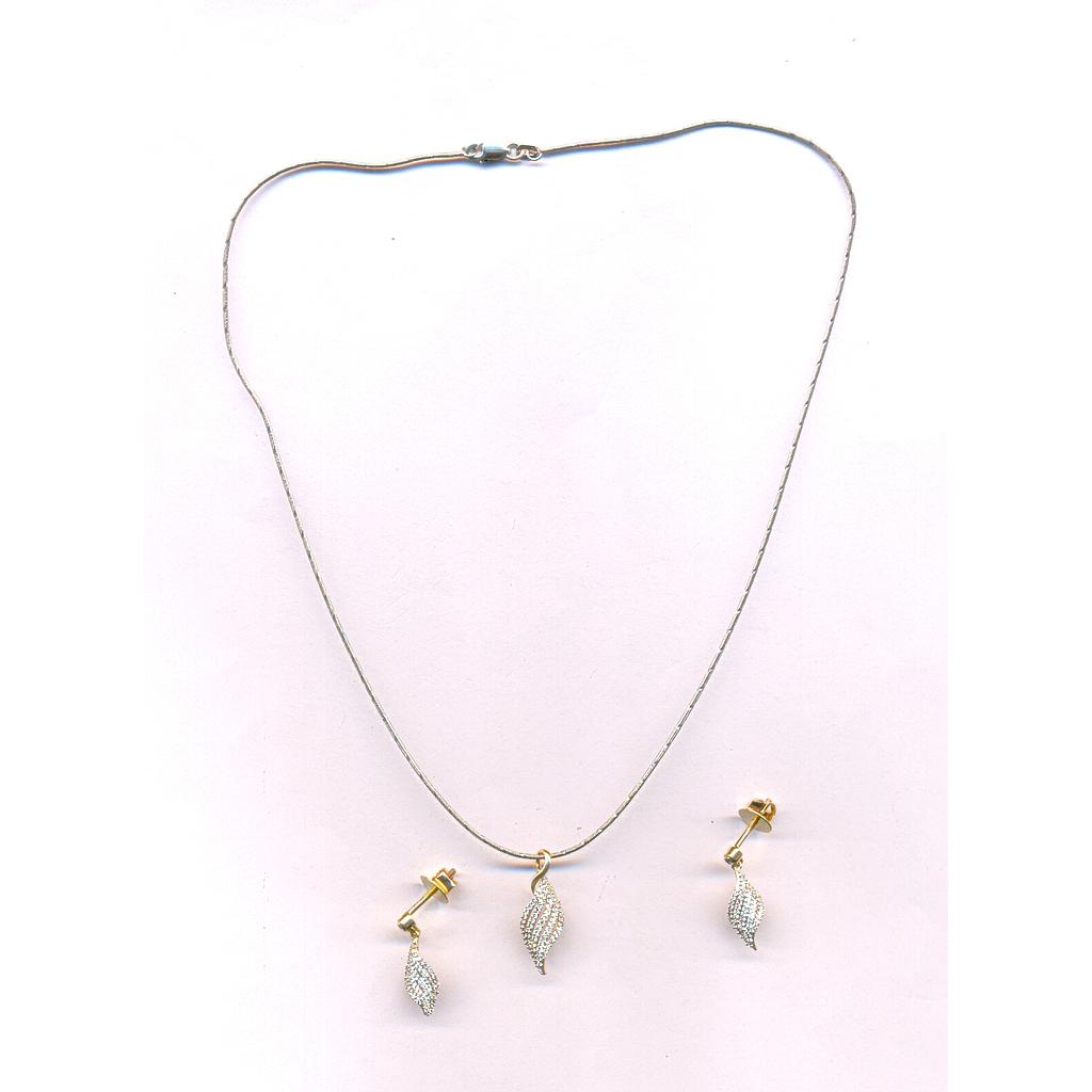 DIAMOND HALF SET PENDENT FANCY