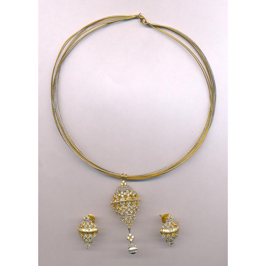 DIAMOND HALF SET PENDENT FANCY