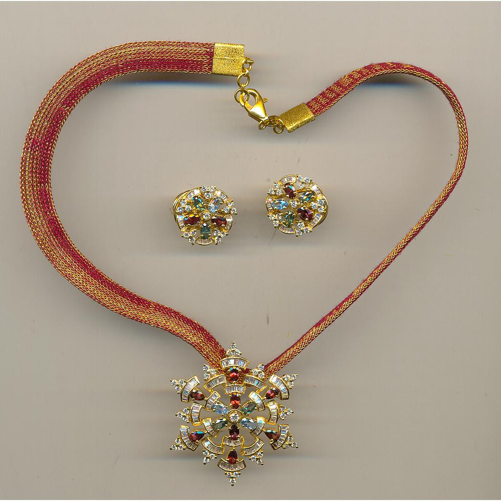 DIAMOND HALF SET PENDENT GENERAL