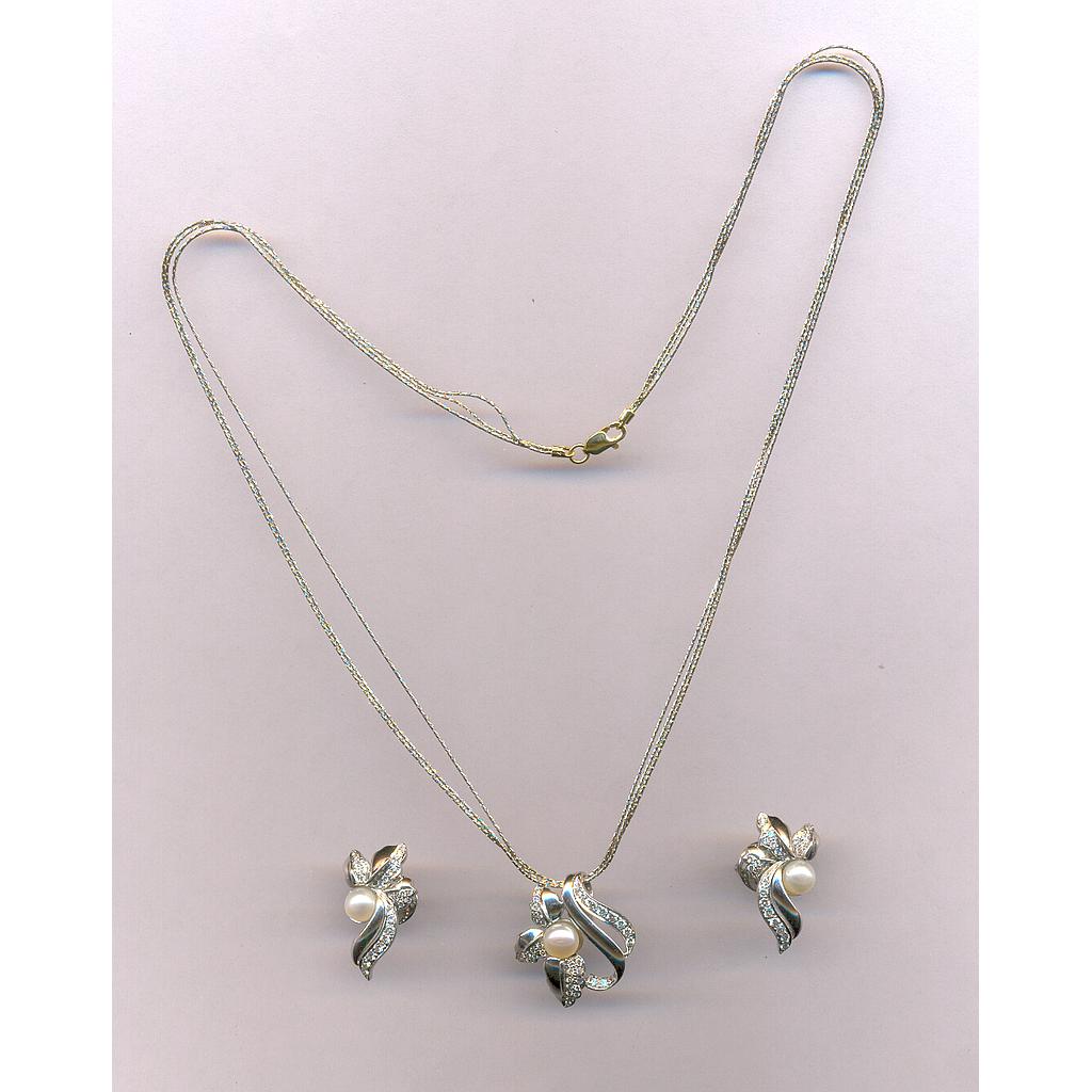 DIAMOND HALF SET PENDENT GENERAL
