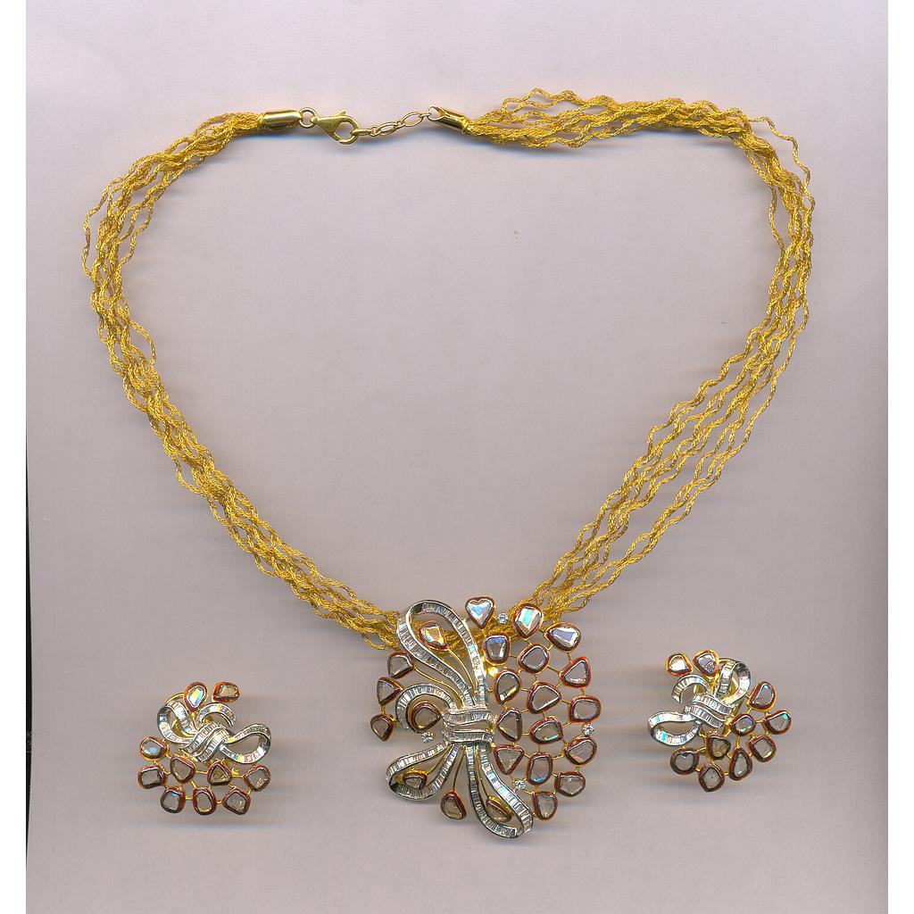DIAMOND HALF SET PENDENT POLKI