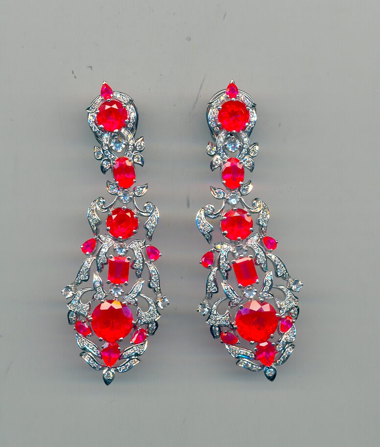 DIAMOND EARHANGING