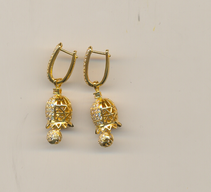 DIAMOND EARHANGING
